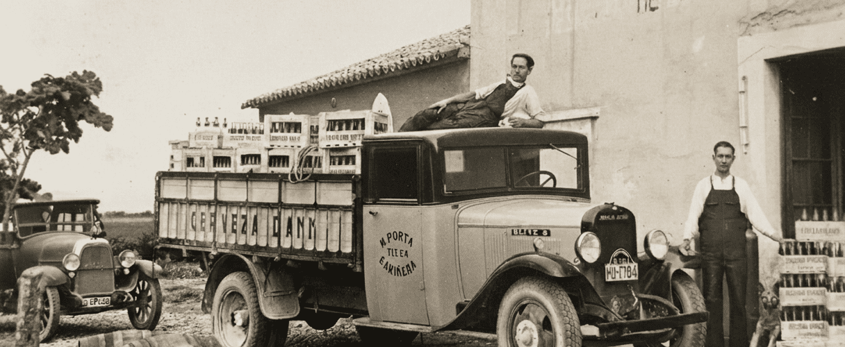 Camión antiguo de reparto de Comercial Porta